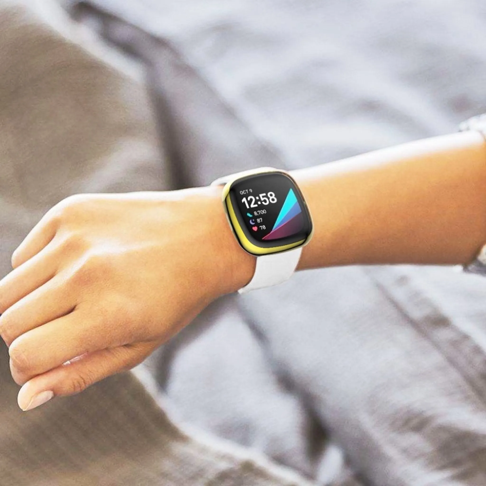 Fitbit Versa 3 / Sense durable simple frame - Gold